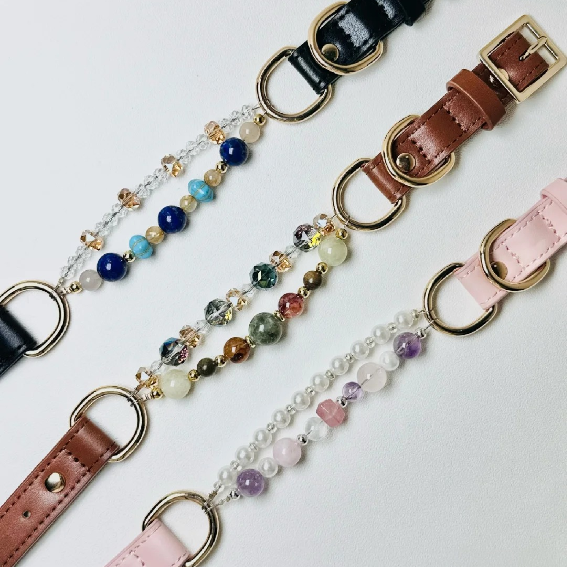 Collar Personalizado de Cristal Natural para Mascotas – Mitad Cuero, Mitad Cristales, Ligero, Sin Pellizcar el Pelo, Elige tus Piedras, Calma y Conexión
